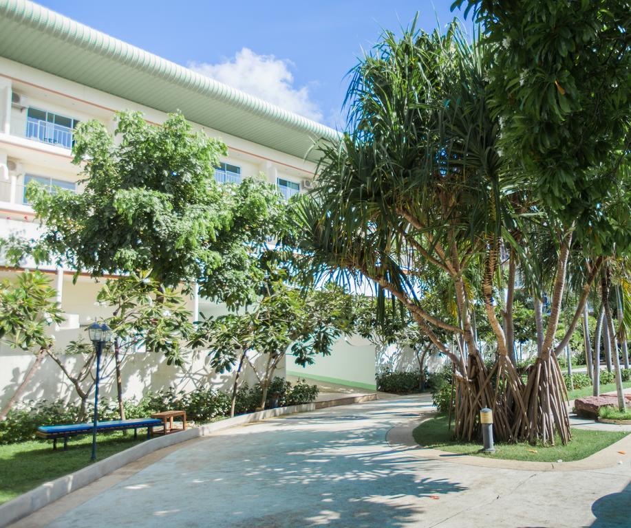 Chalong Beach Hotel & Spa, фото