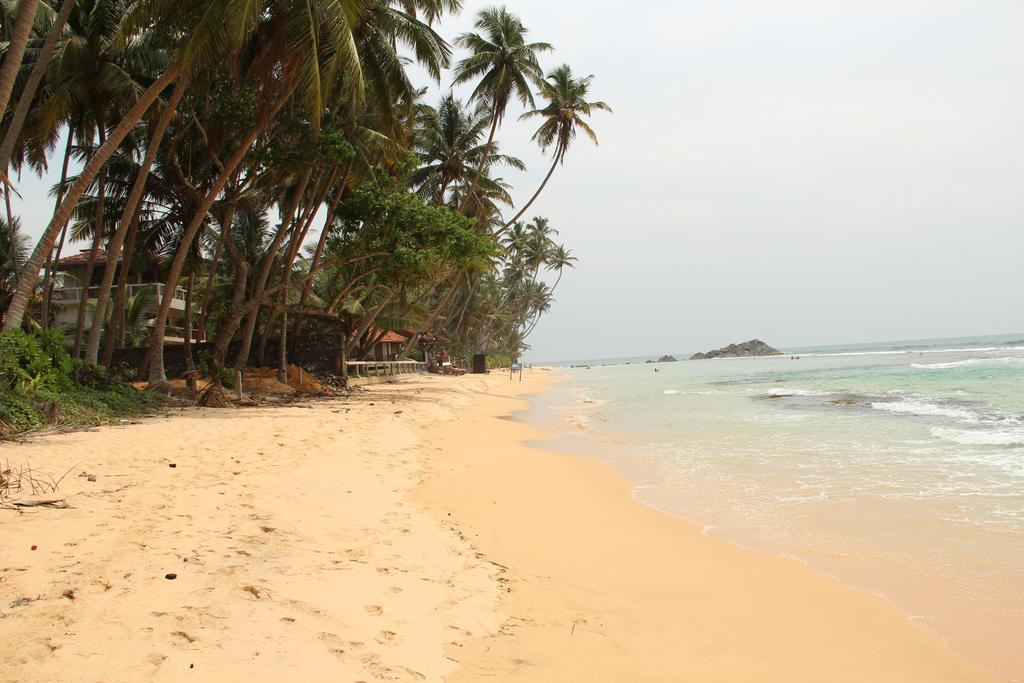 Sri Gemunu Beach Resort, Унаватуна цены