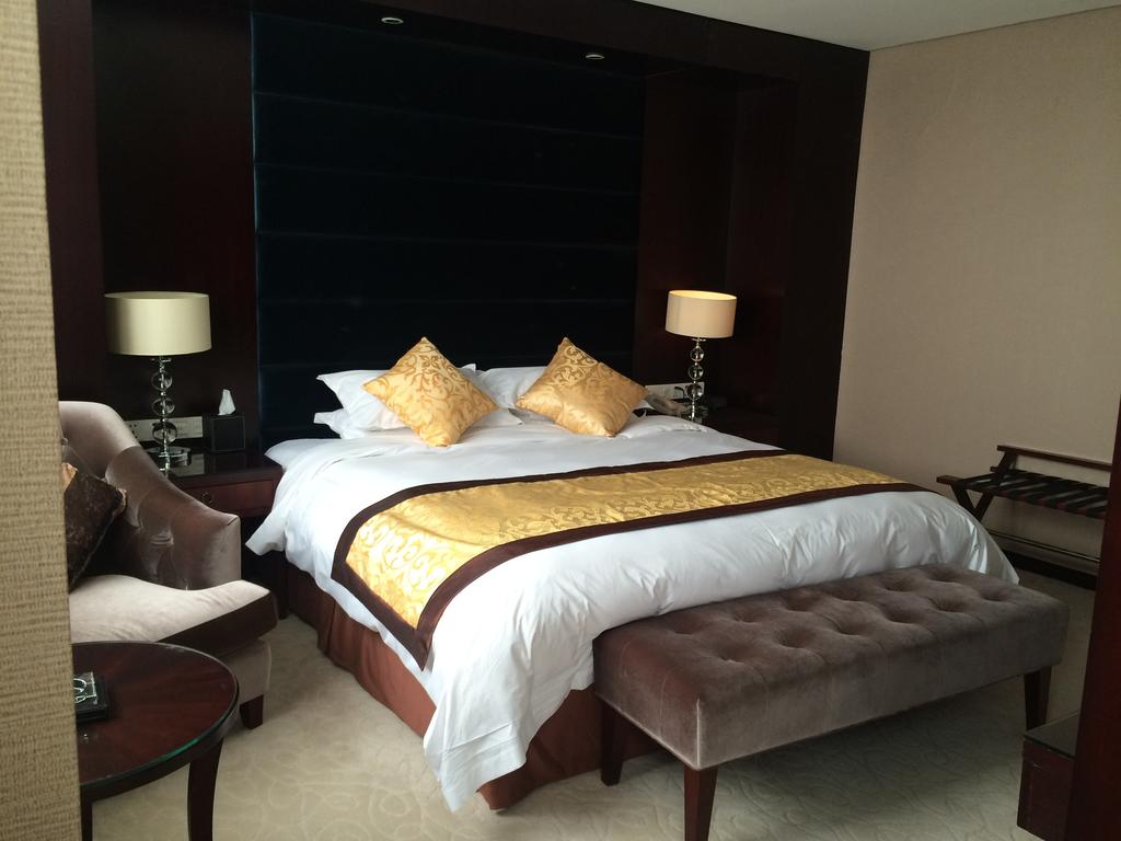 Відгуки туристів Jiulong Hotel