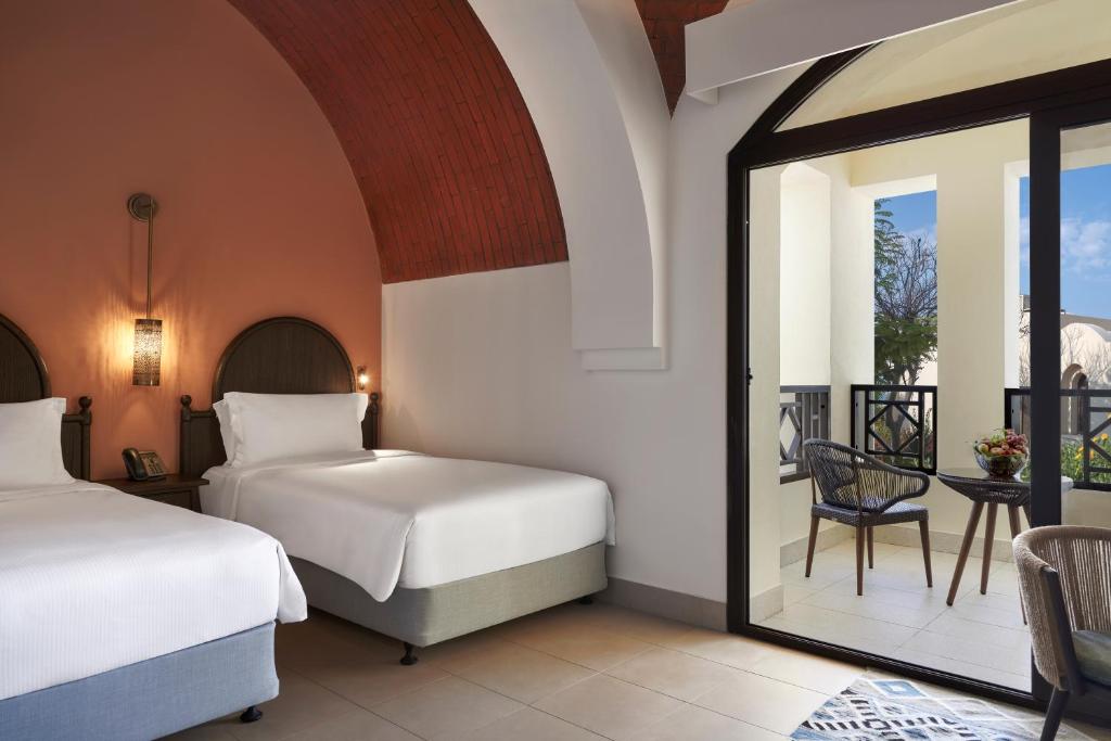 The Cove Rotana Resort, rooms