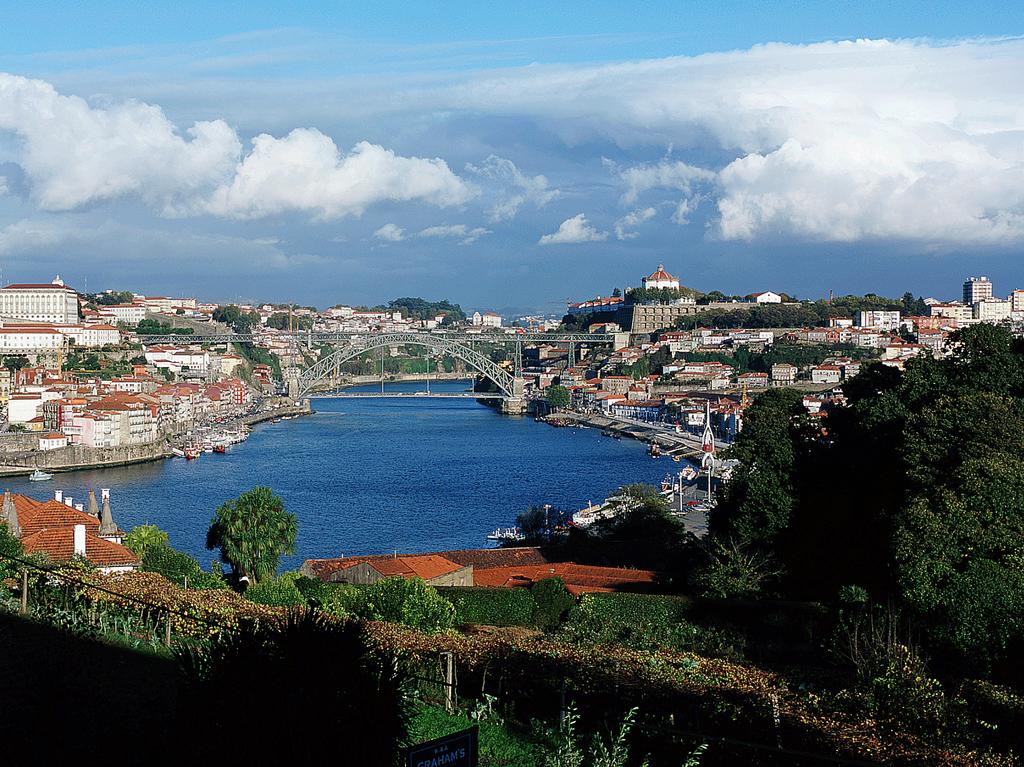 Отдых в отеле Ibis Porto Gaia Вила-Нова-ди-Гая