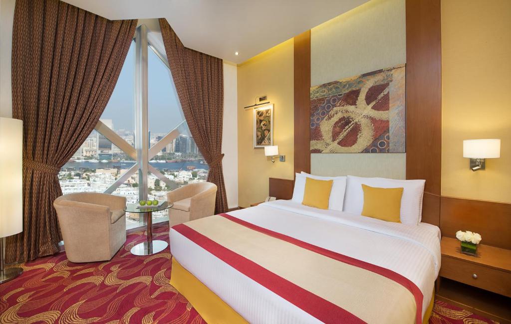 City Seasons Towers Hotel Bur Dubai, Дубай (город), ОАЭ, фотографии туров