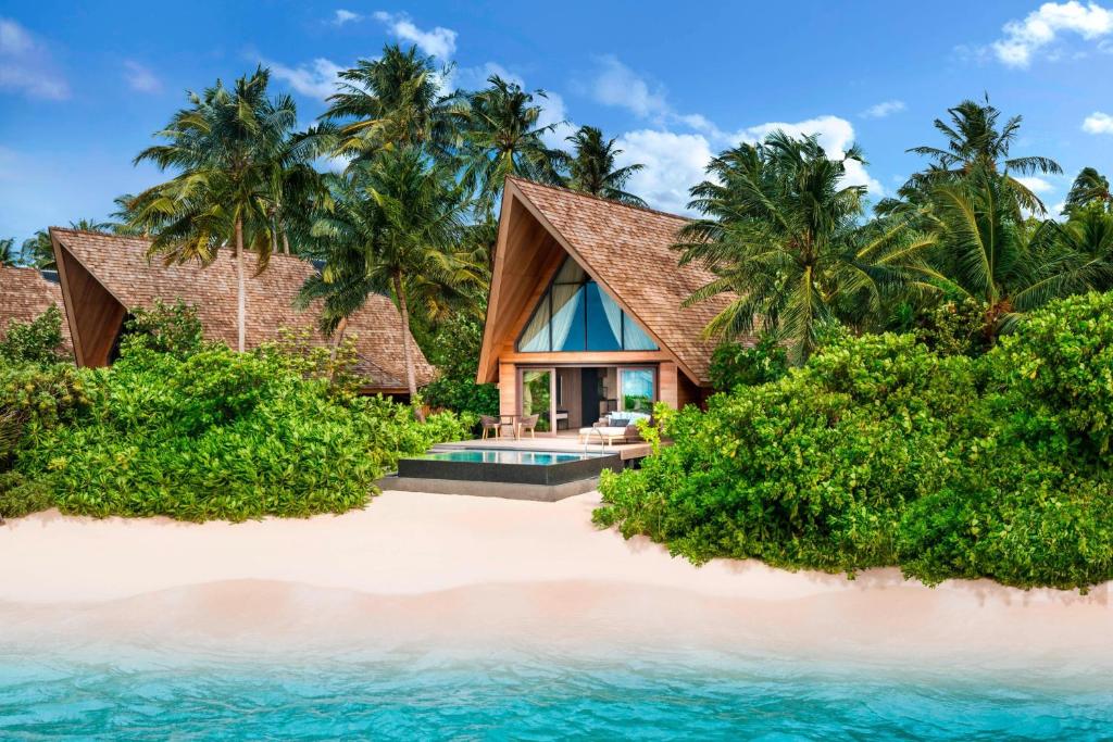 Ціни в готелі The St. Regis Maldives Vommuli Resort