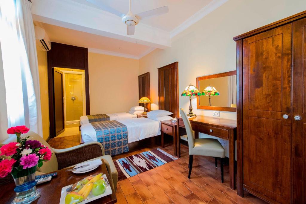 Protea Hotel Dar es Salaam Courtyard цена