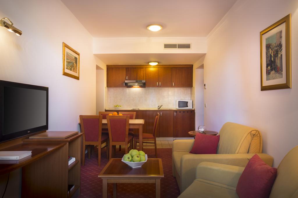 Hotel Villa Adria цена