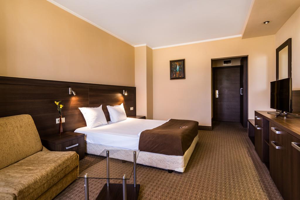 Business Hotel Plovdiv, Пловдив цены