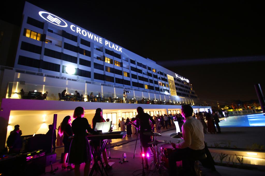 Crowne Plaza Hotel Muscat фото туристів