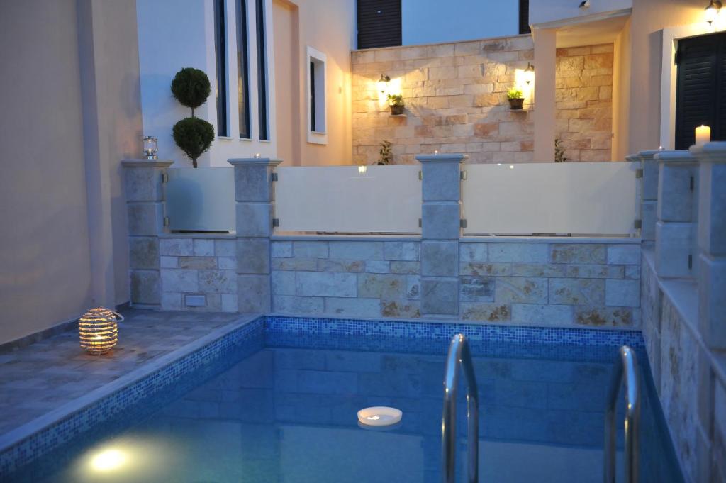 Ціни в готелі Crete Residence Villas