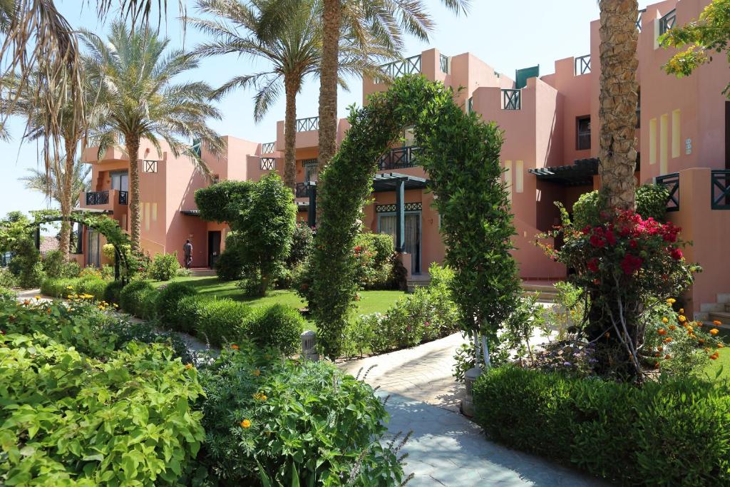 Отдых в отеле Rehana Sharm Resort Aqua Park & Spa