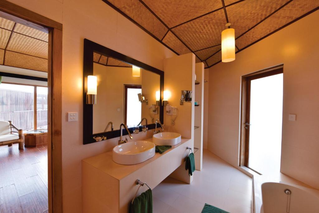 Готель, Мальдіви, Арі & Расду Атоли, Safari Island Resort