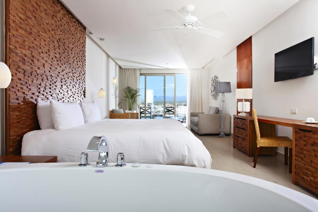 Отзывы об отеле Sandos Finisterra Los Cabos Resort