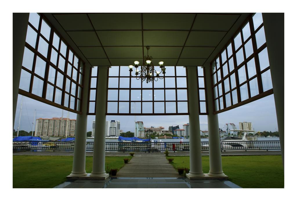 Bolgatty Palace & Island Resort фото и отзывы