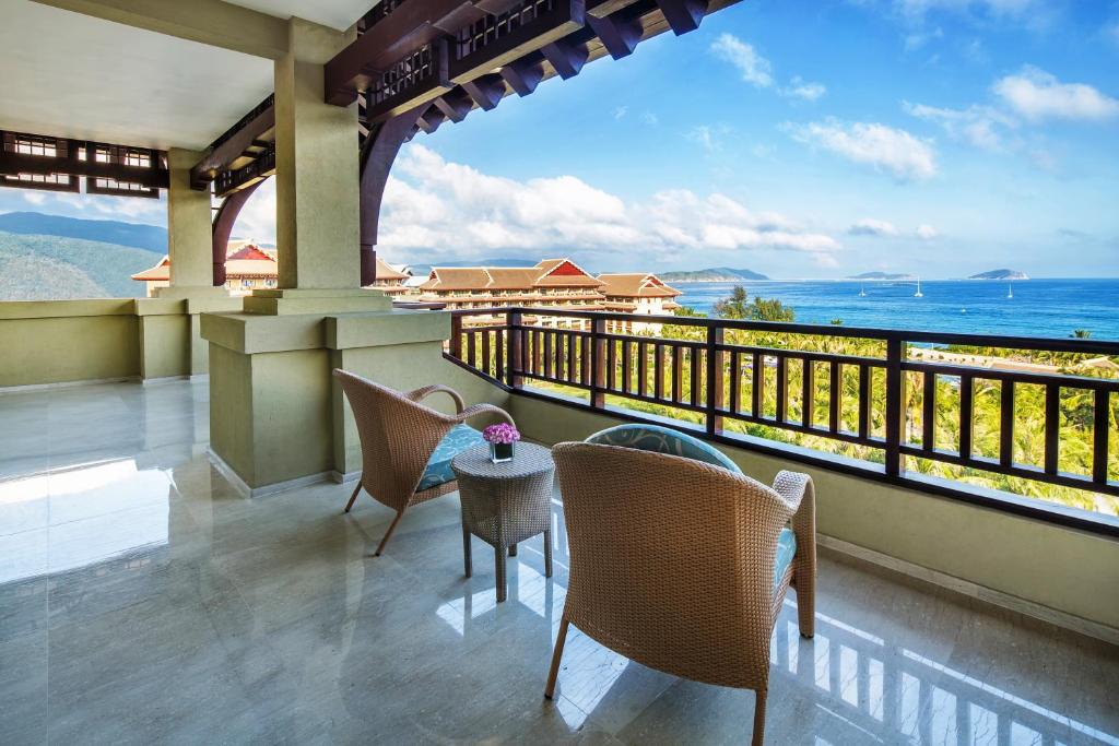 Горящие туры в отель The Ritz-Carlton Sanya Yalong Bay