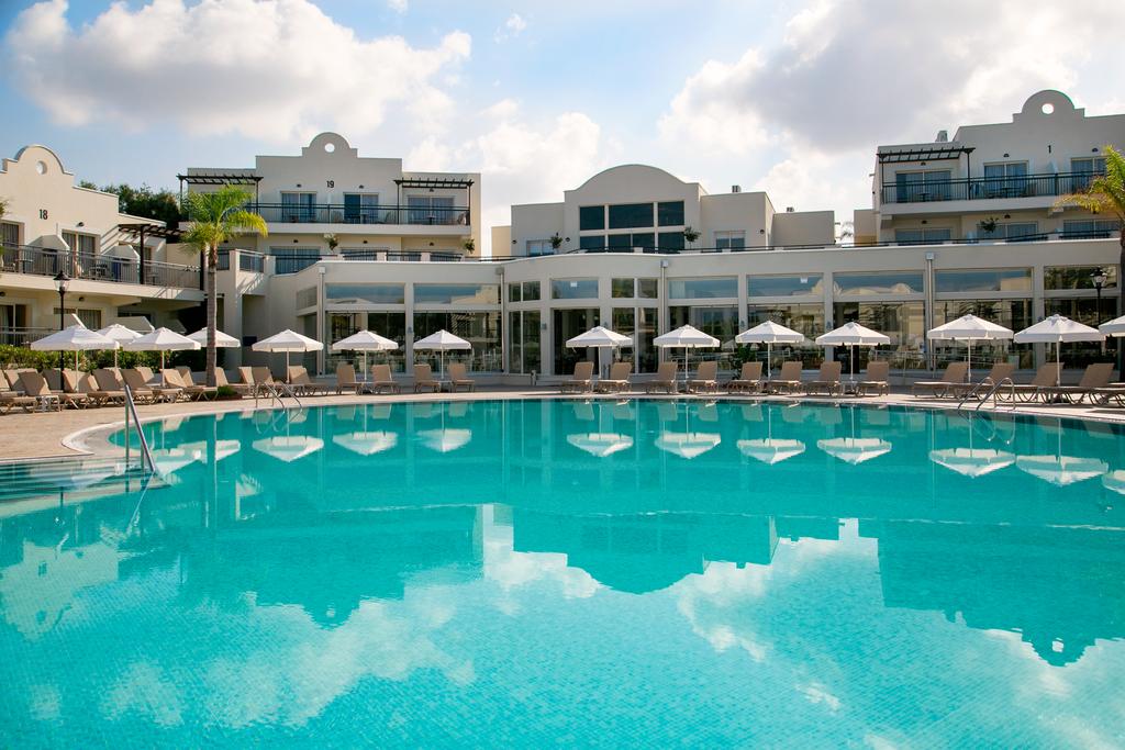 Відпочинок в готелі Louis Paphos Breeze Hotel Пафос Кіпр