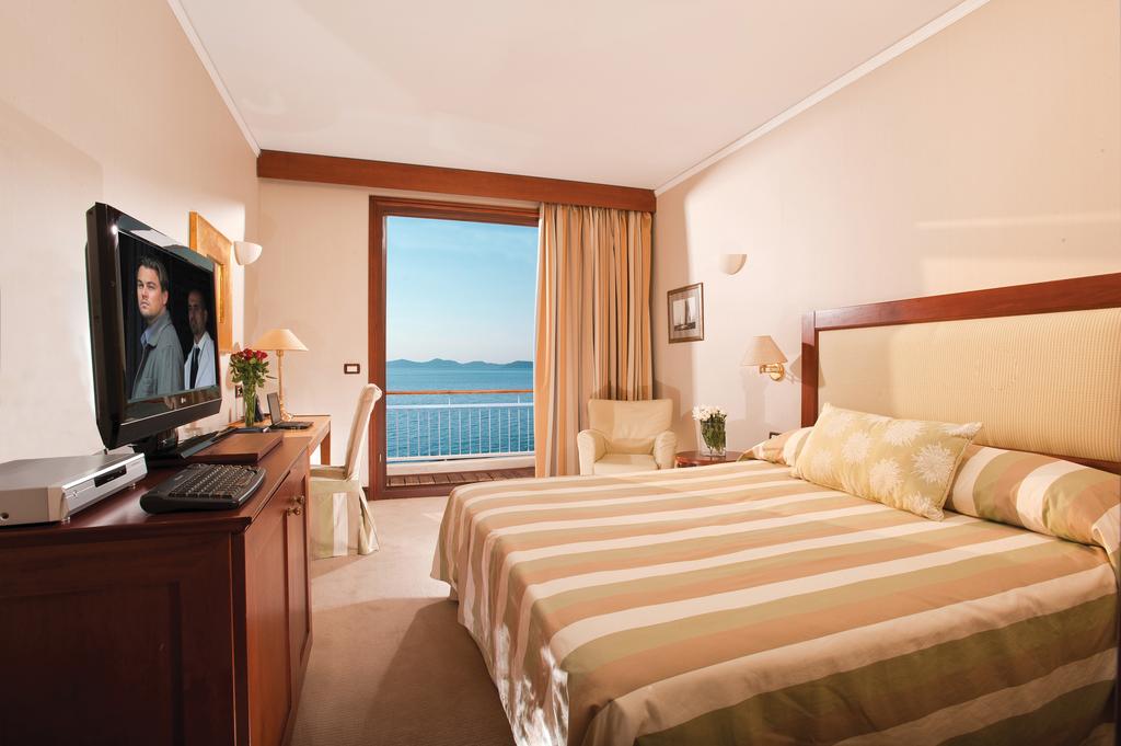 Odpoczynek w hotelu Grand Resort Lagonissi Attyka