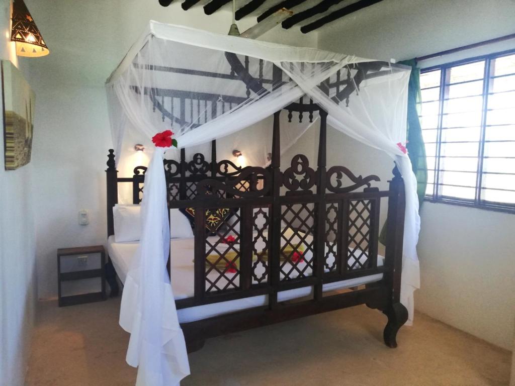 Red Monkey Lodge Zanzibar Танзания цены