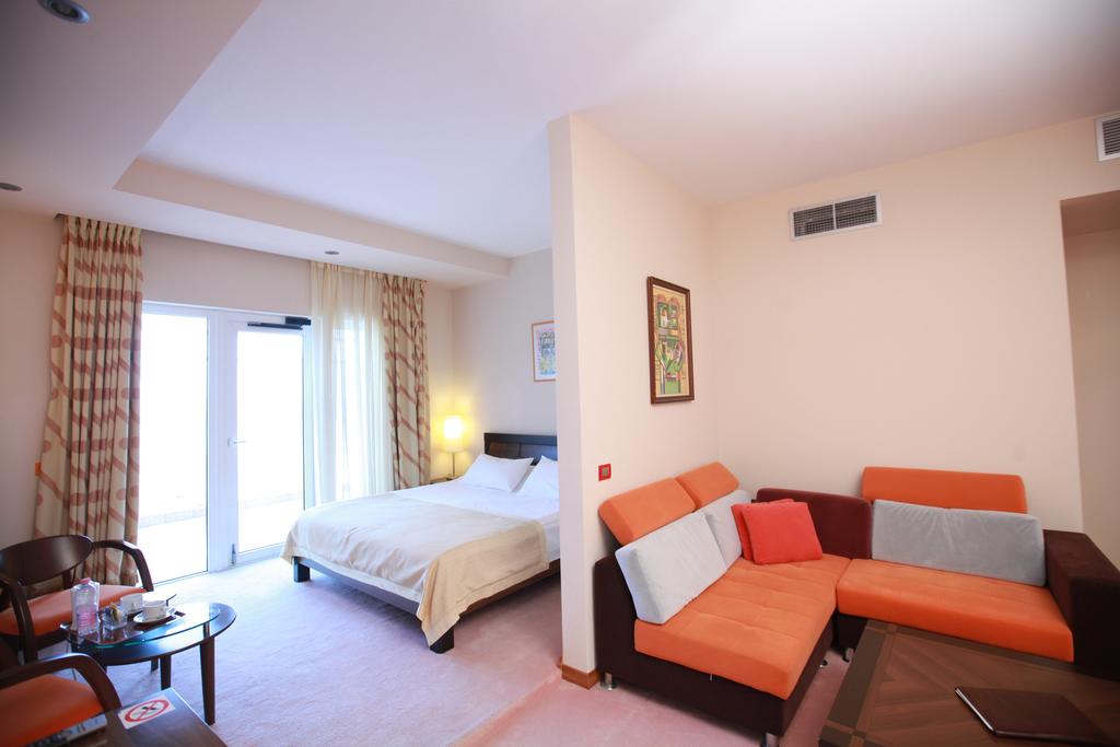 Tours to the hotel Aragosta Hotel