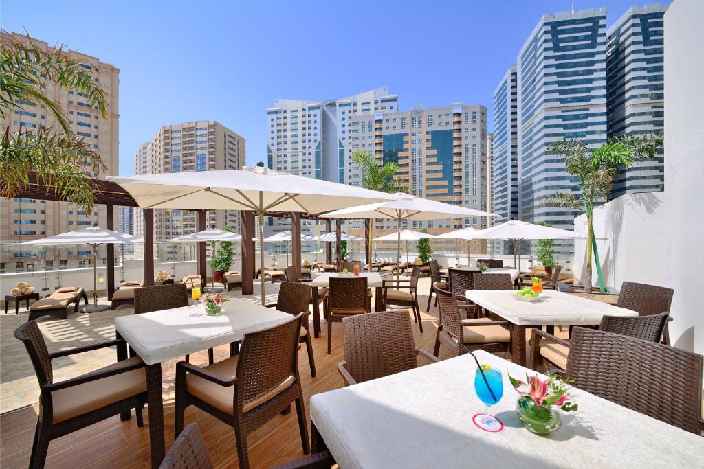 Hotel, United Arab Emirates, Sharjah, Golden Sands Hotel & Residences