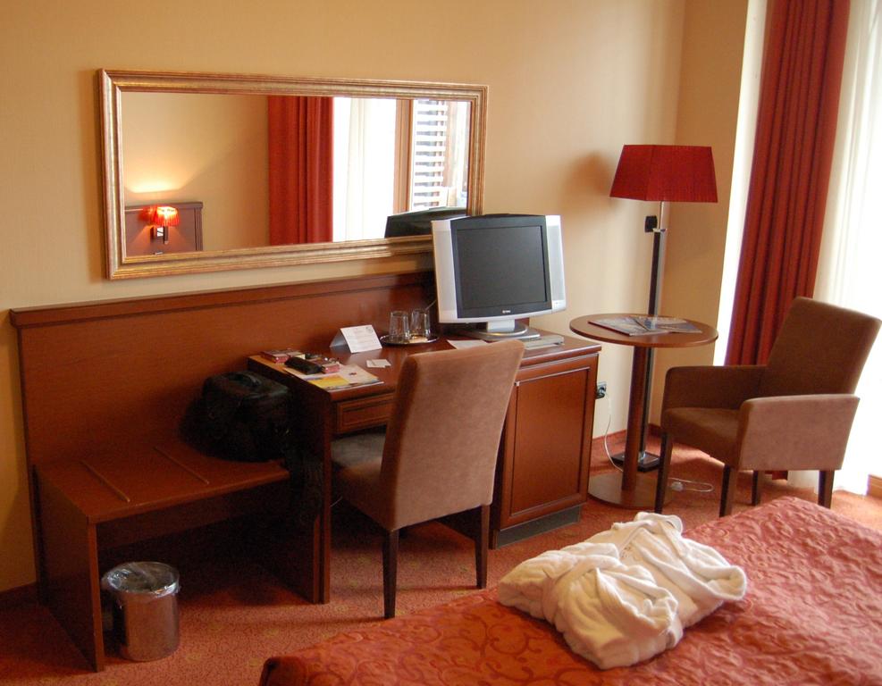 Отель, 4, Hotel Silverine Lake Resort Balatonfured