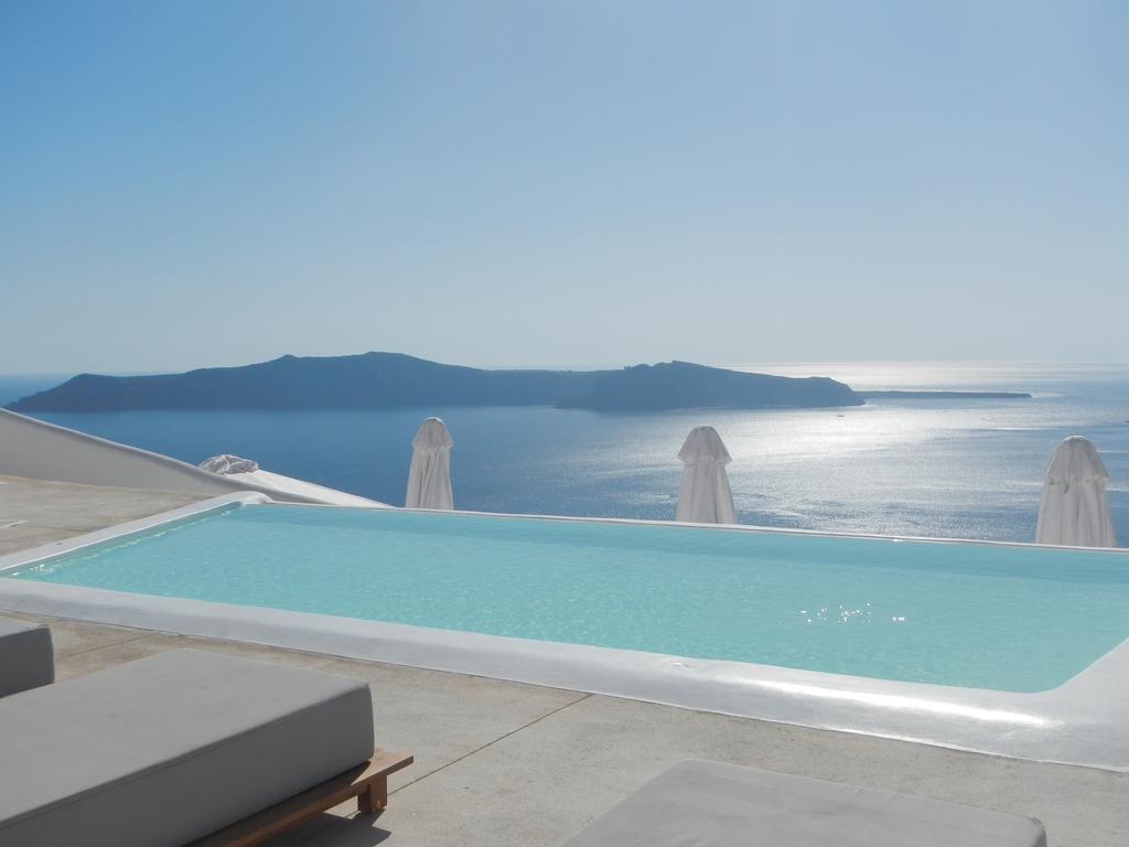 Ціни в готелі Rocabella Santorini Resort & Spa