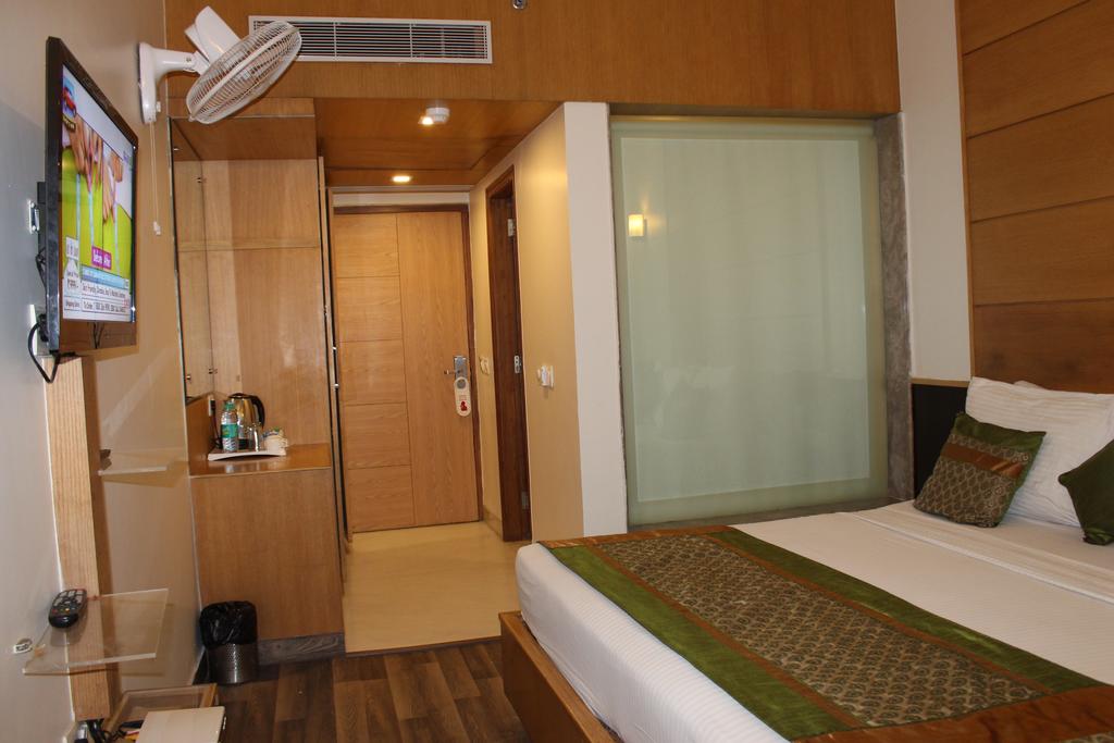 Горящие туры в отель Atulyaa Taj Агра