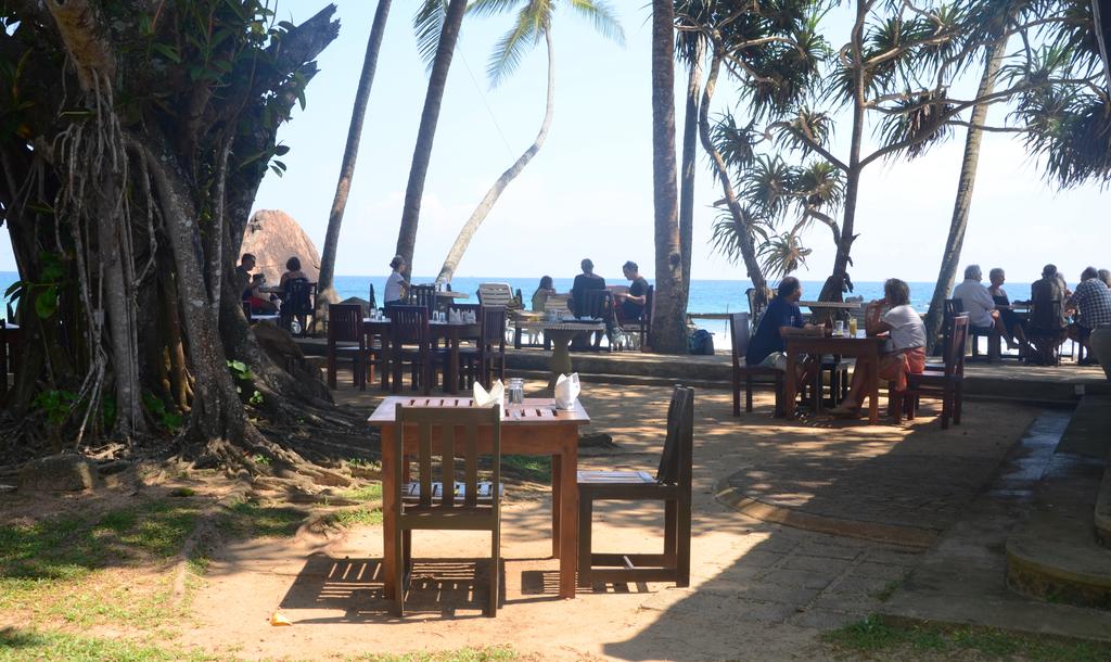 Отзывы об отеле Sri Gemunu Beach Resort