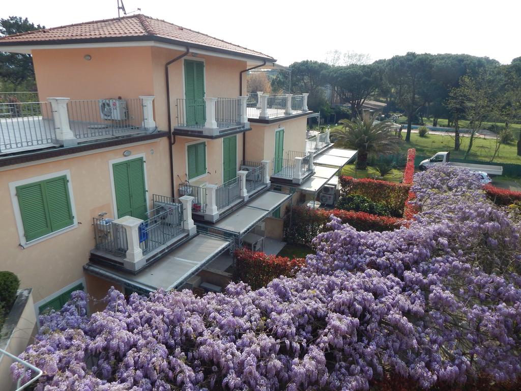Отдых в отеле Residence La Pergola Марина-ди-Масса