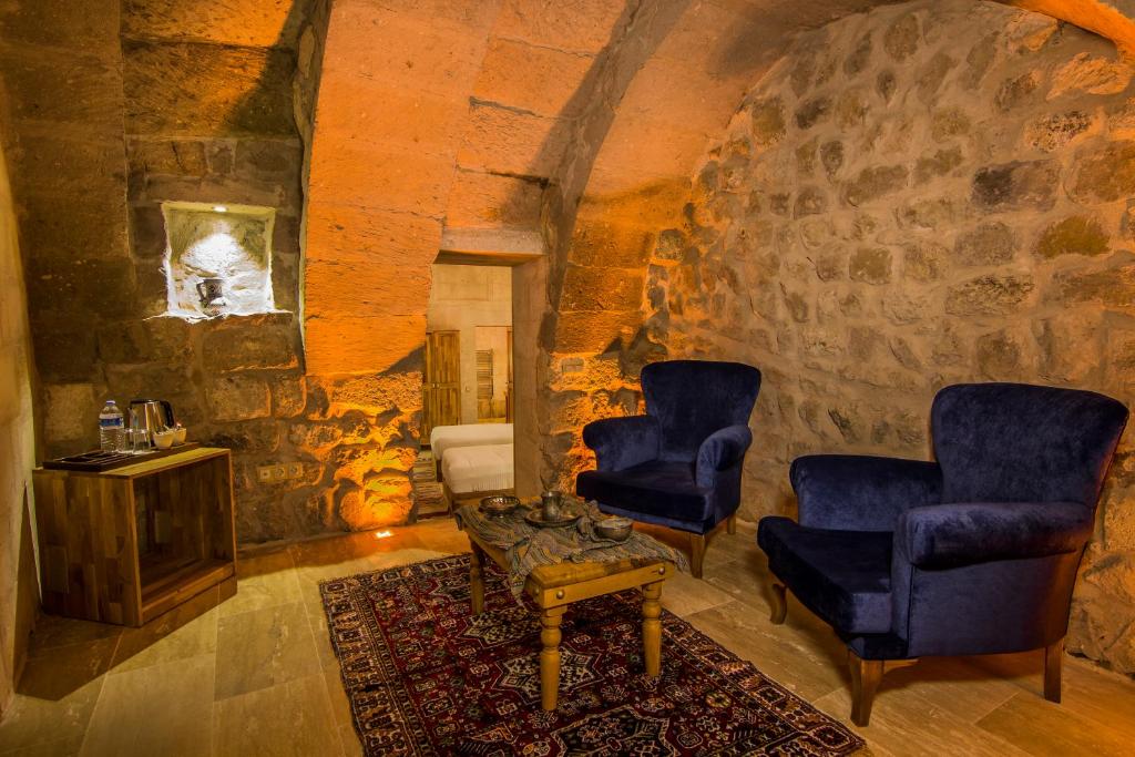 Caldera Cave Hotel цена