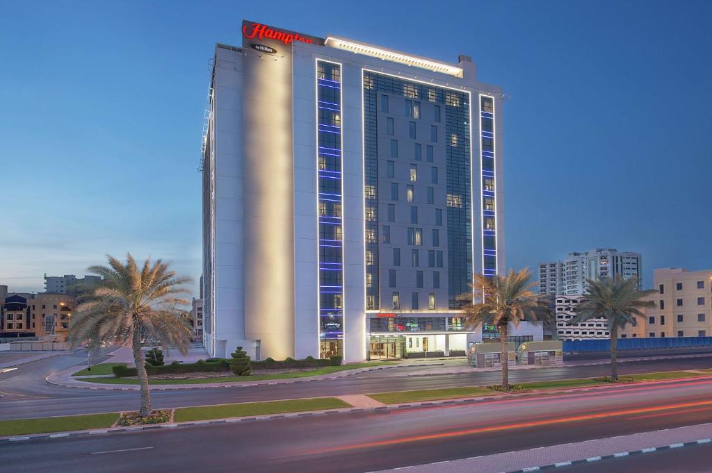 Отзывы об отеле Hampton by Hilton Dubai Airport