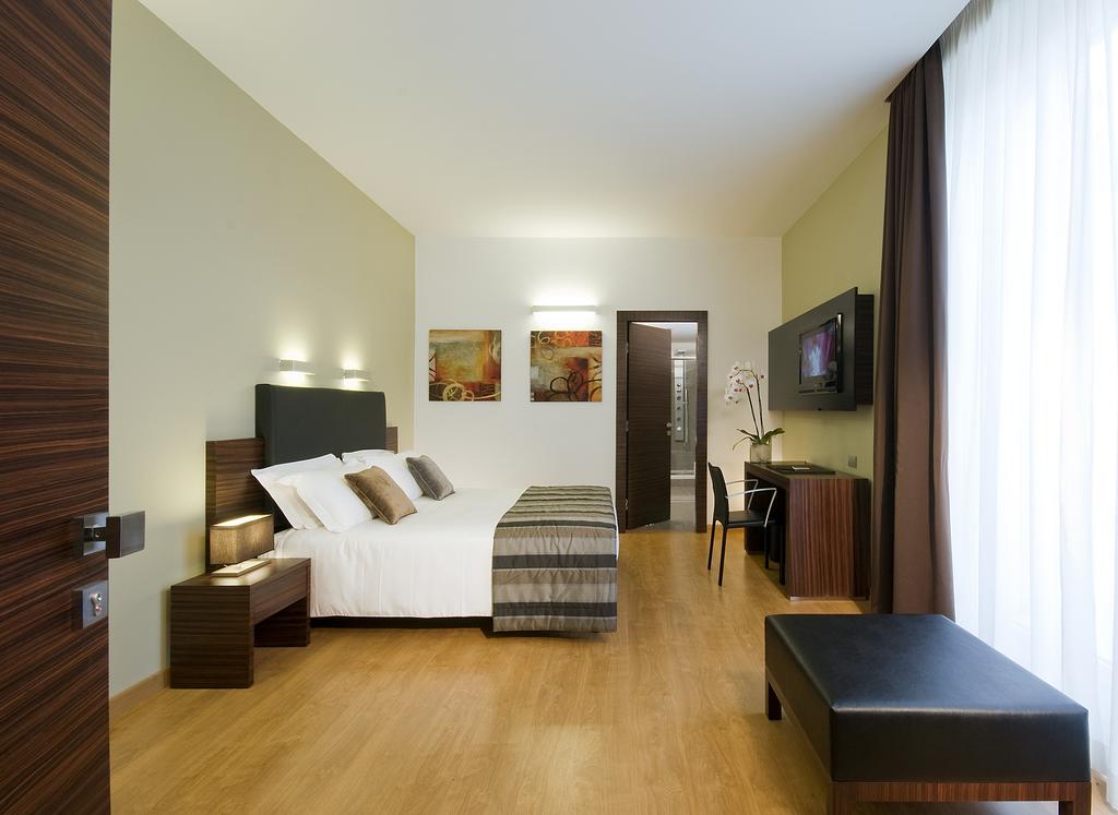 Trevi Collection Hotel price