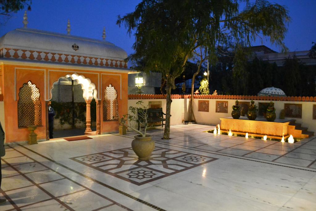 Отдых в отеле Suryaa Villa (A Classic Heritage Hotel)