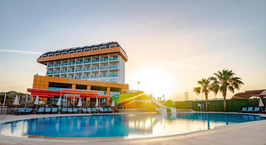 Oferty hotelowe last minute Throne Beach Resort & Spa (Ex.Throne Nilbahir)
