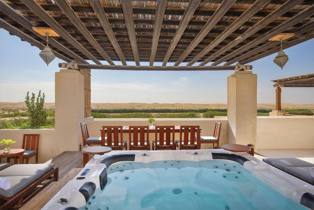 Відпочинок в готелі Al Wathba A Luxury Collection Desert Resort & Spa Абу Дабі ОАЕ