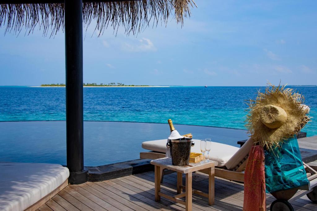 Цены, The Beach House at Iruveli Maldives
