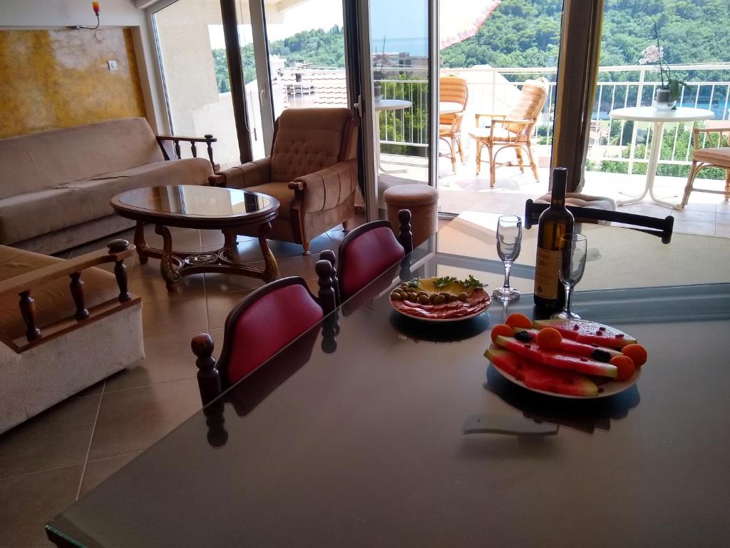 Відпочинок в готелі Neda Bane Петровац Чорногорія
