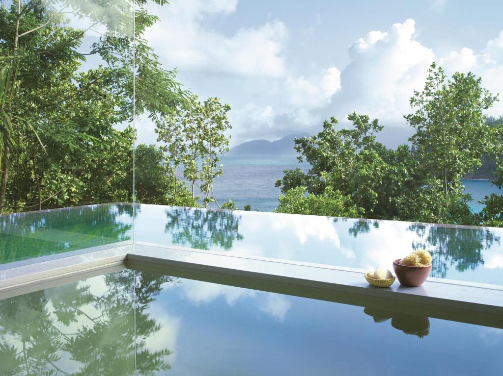 Four Seasons Resort, Сейшелы, Маэ (остров), туры, фото и отзывы