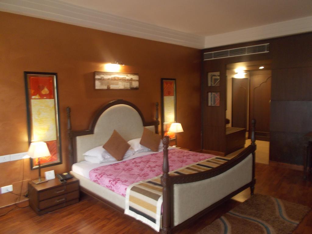Отдых в отеле Kc Residency Шринагар