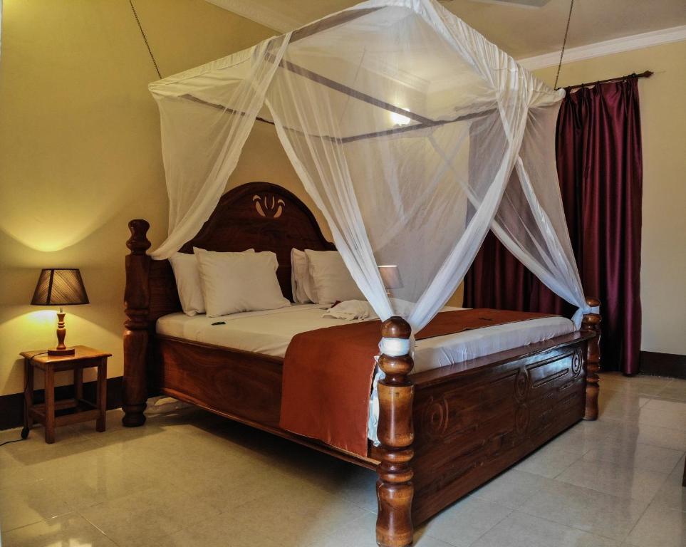 Amaan Bungalow Beach Hotel, Танзанія
