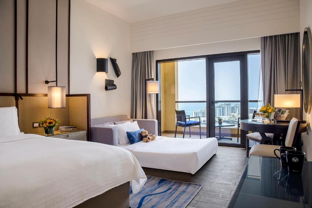 Отель, Дубай (пляжные отели), ОАЭ, Amwaj Rotana Jumeirah Beach