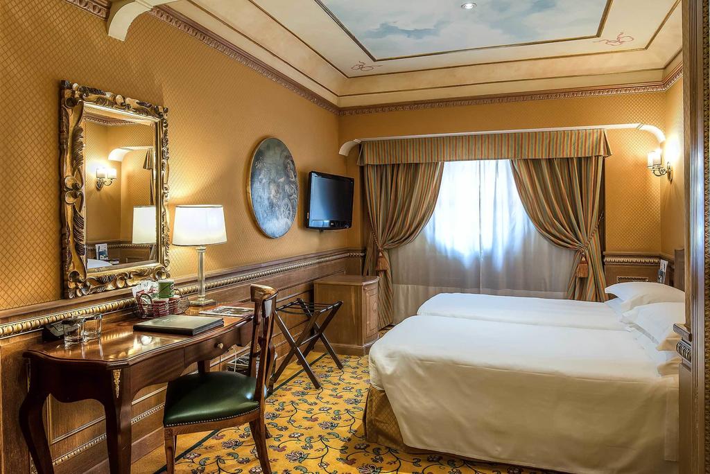 Відпочинок в готелі River Palace Рим Італія