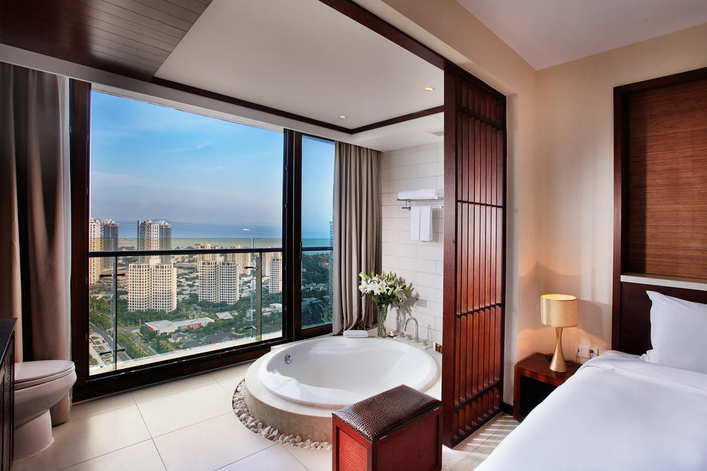 Ціни в готелі Serenity Coast Resort All Suite Resort Sanya
