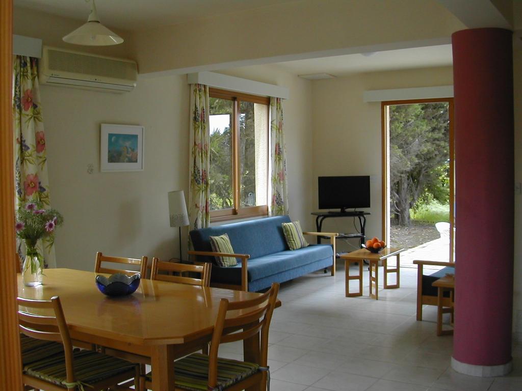 Wakacje hotelowe Natura Beach Hotel Polityka Cypr