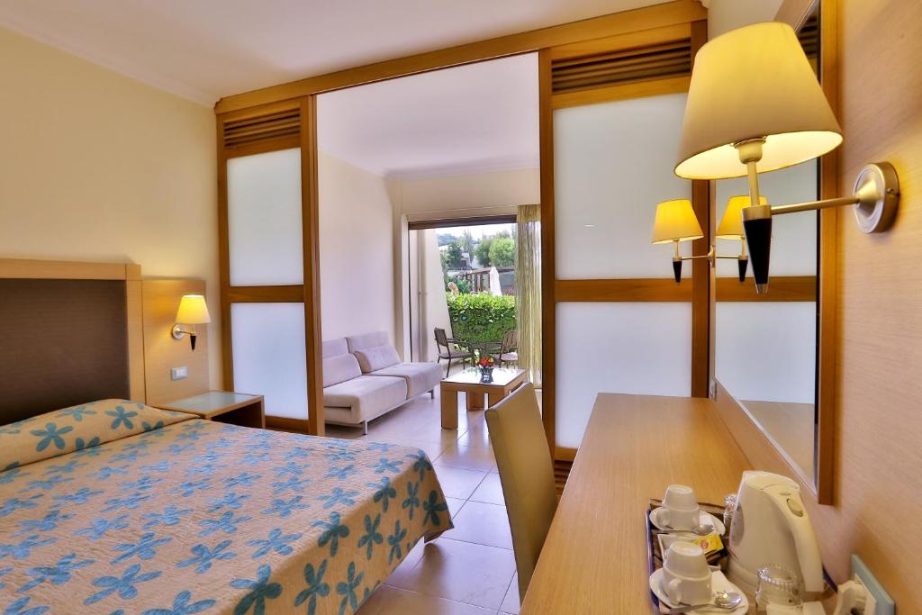 Відпочинок в готелі Sol Cosmopolitan Rhodes Родос (Егейське узбережжя)