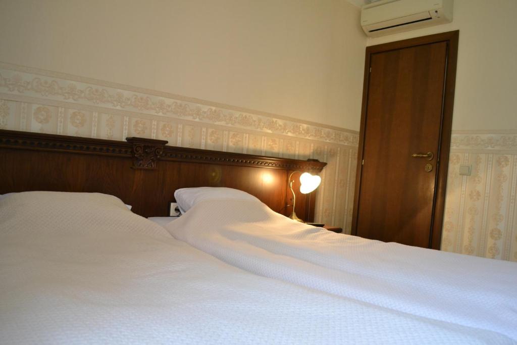 Hotel Amsterdam Болгария цены