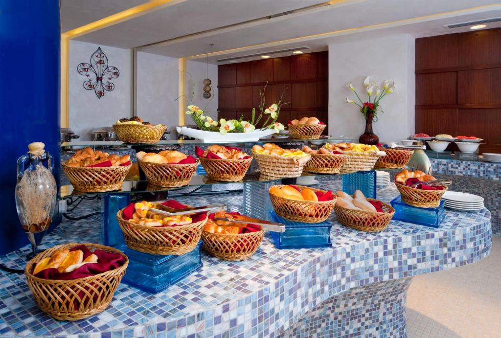 Отзывы про отдых в отеле, City Seasons Al Hamra Hotel