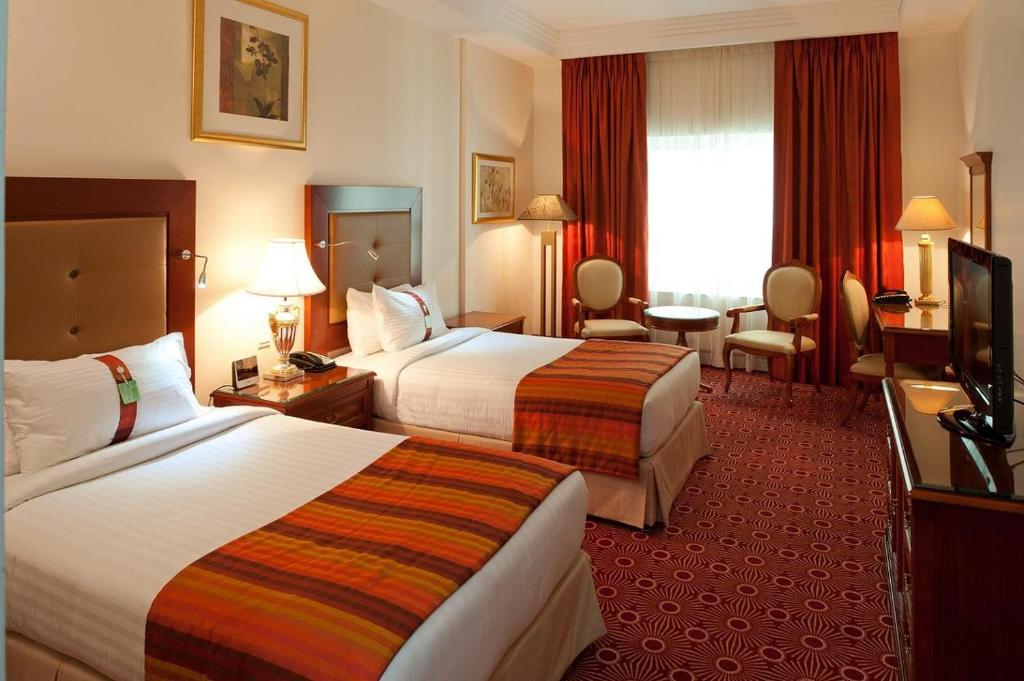 Отзывы гостей отеля Holiday Inn Bur Dubai - Embassy District