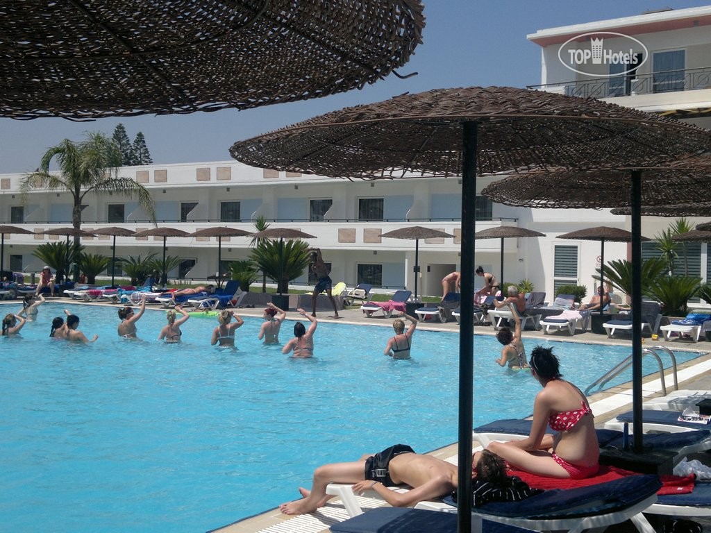 Цены в отеле Dodeca Sea Resort