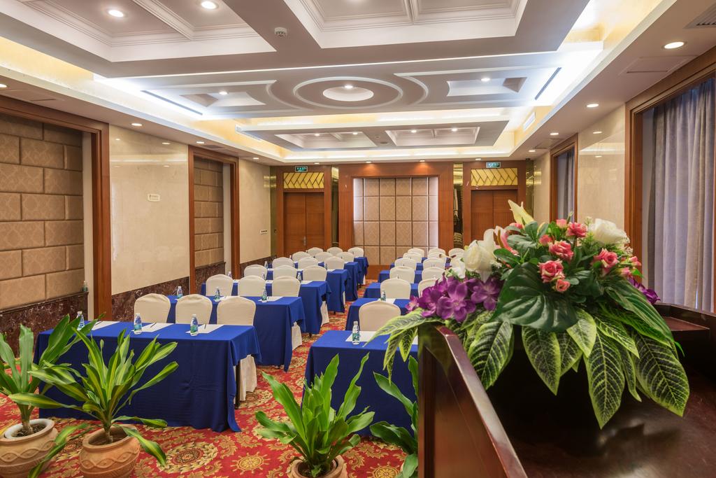 Горящие туры в отель Sanya Shanghai Huating Boutique Resort