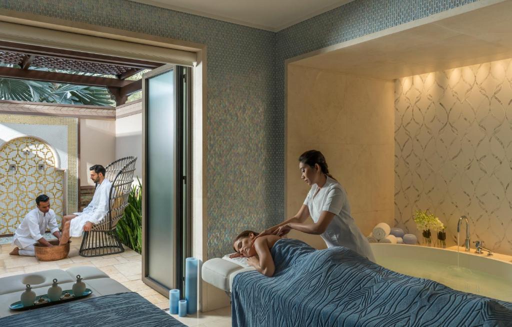 Отзывы об отеле Four Seasons Resort Dubai at Jumeirah Beach