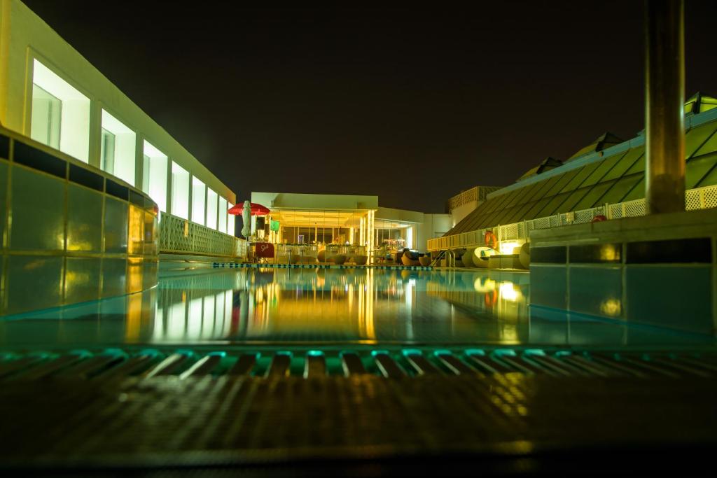 Отзывы про отдых в отеле, Millennium Downtown Abu Dhabi (ex. Millennium Plaza)